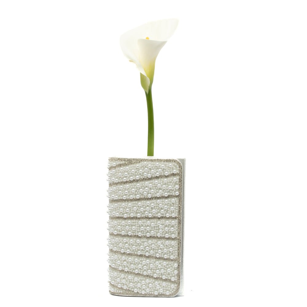 Pochette in raso bianco e perle. - TreemmeCreazioni