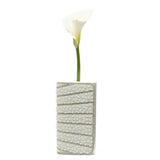 Pochette in raso bianco e perle.
