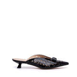 Sabot in vernice nera con fiocco.