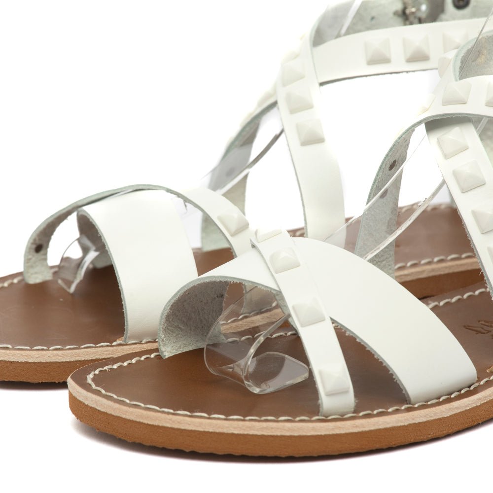 Sandalo in pelle bianco con borchie - TreemmeCreazioni