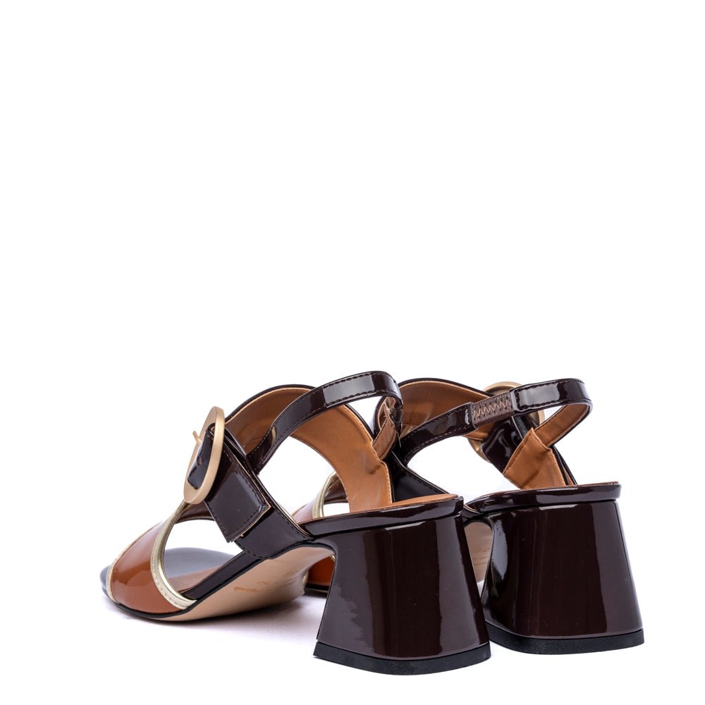 Sandalo in vernice cioccolato e caramello. - TreemmeCreazioni