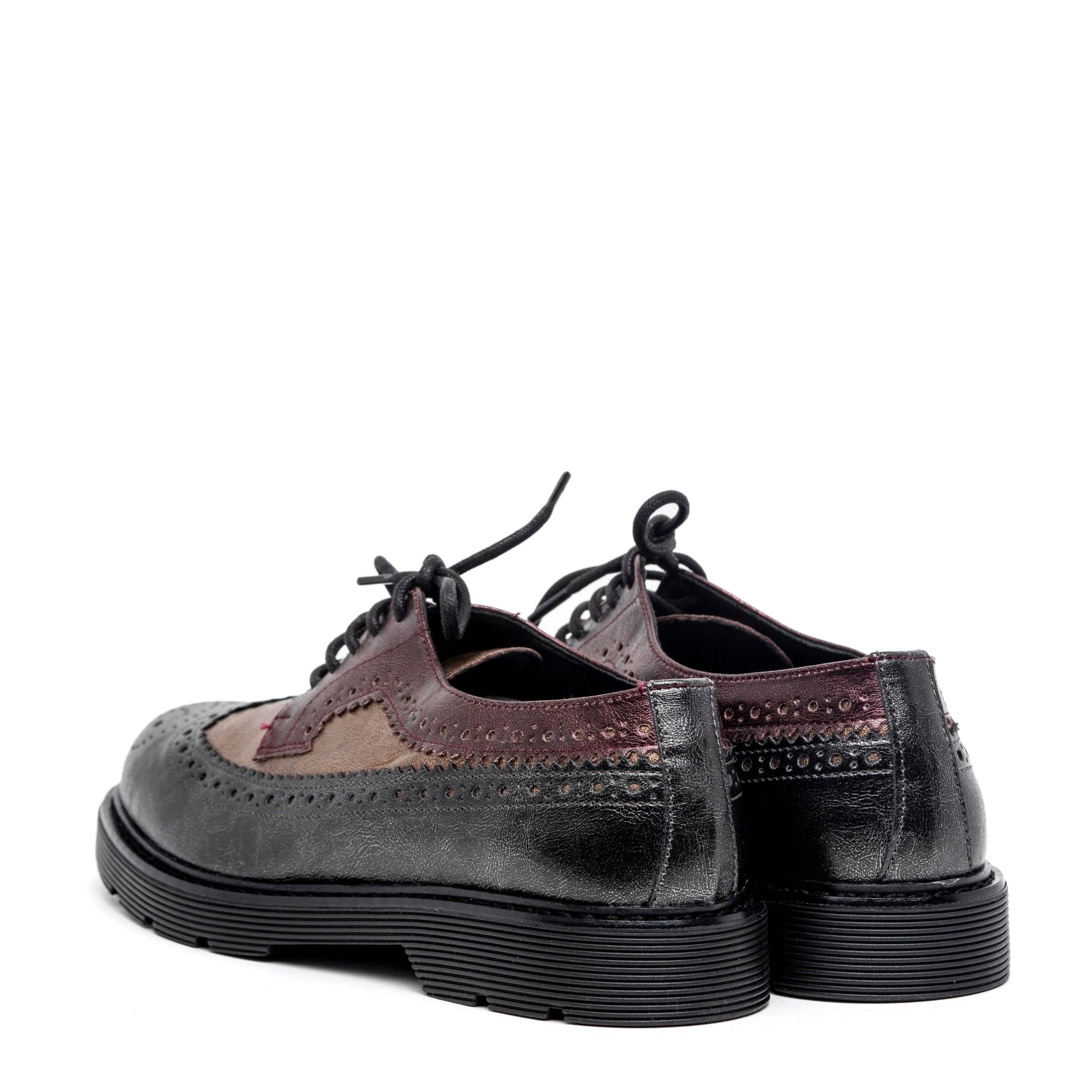Scarpa stringata Oxford in pelle laminata. - TreemmeCreazioni
