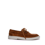 Scarpa uomo da barca in camoscio.