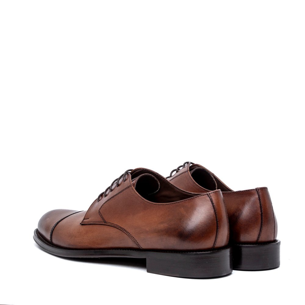 Scarpa uomo elegante in pelle color cuoio. - TreemmeCreazioni