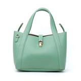 Shopper a mano in eco pelle menta.
