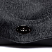 Shopper modello postina in pelle nera. - TreemmeCreazioni