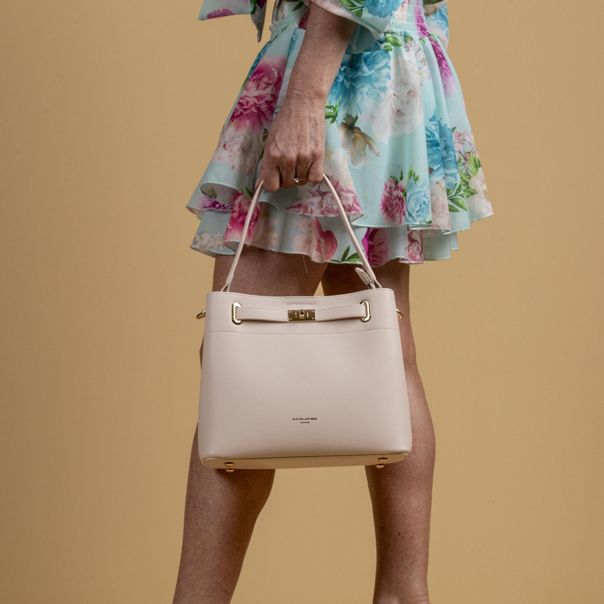Shopping a secchiello a mano. - TreemmeCreazioni