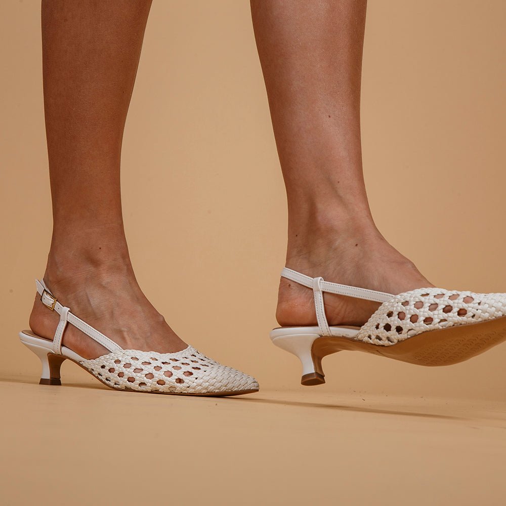 Slingback bianca con effetto intrecciato. TreemmeCreazioni