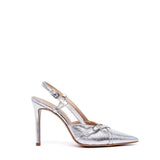 Slingback in  lume argento con fibbie.