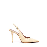 Slingback in naplak vaniglia.