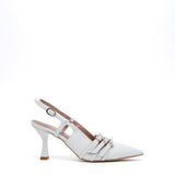 Slingback in nappa con cinturini.