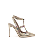 Slingback in pelle laminata platino e borchie.