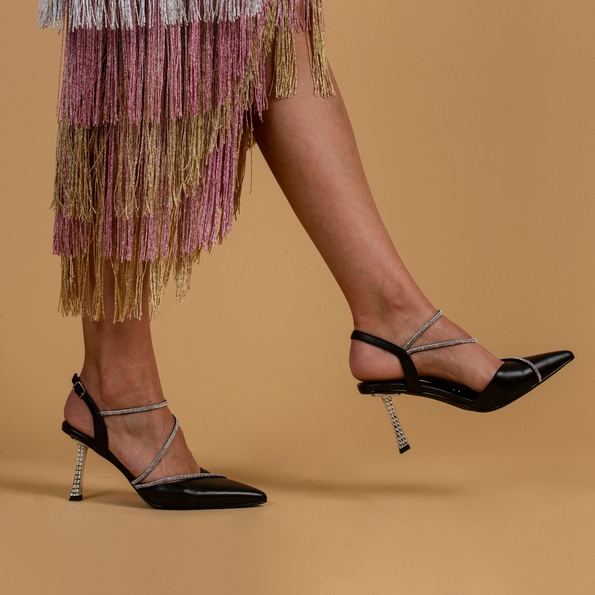 Slingback in pelle nera con profili in strass. - TreemmeCreazioni
