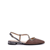 Slingback in rafia con borchie.