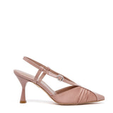 Slingback in raso carne e vernice.