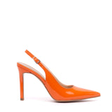 Slingback in vernice arancio.