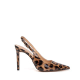 Slingback in vernice stampa maculata.