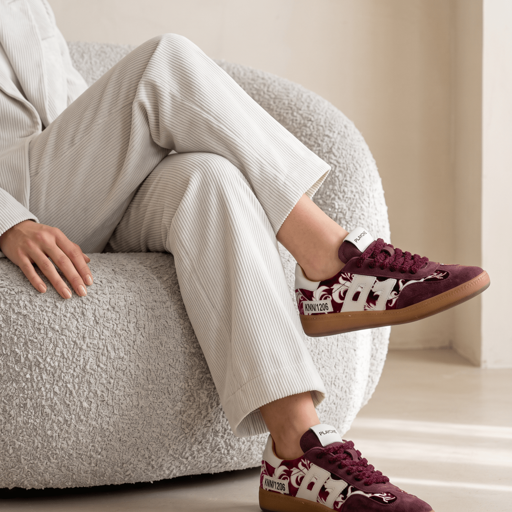 Sneaker in velluto e camoscio color barolo. - TreemmeCreazioni