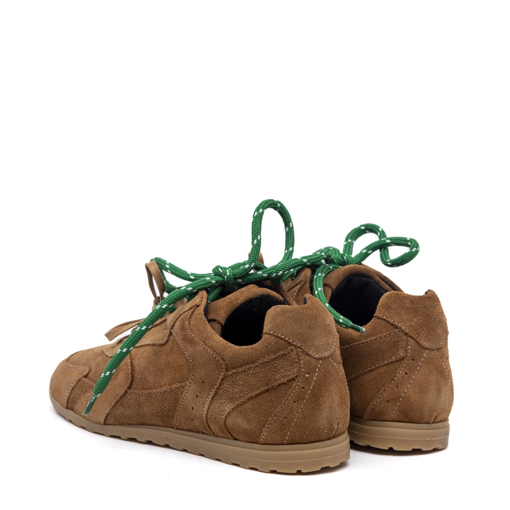 Sneakers in camoscio cuoio con doppio laccio. - TreemmeCreazioni