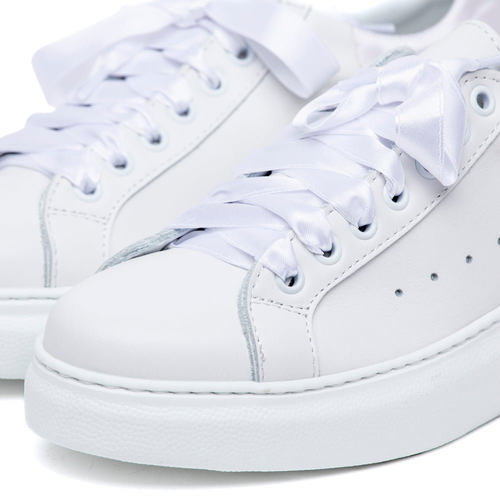 Sneakers in nappa bianca con laccio in raso - TreemmeCreazioni