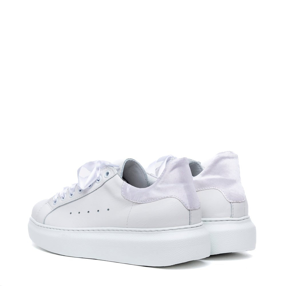 Sneakers in nappa bianca con laccio in raso - TreemmeCreazioni