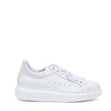 Sneakers in nappa bianca con laccio in raso