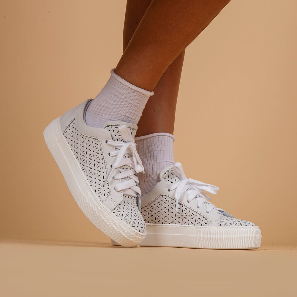Sneakers in nappa bianca serigrafata. - TreemmeCreazioni