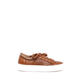 Sneakers in pelle cuoio traforata.