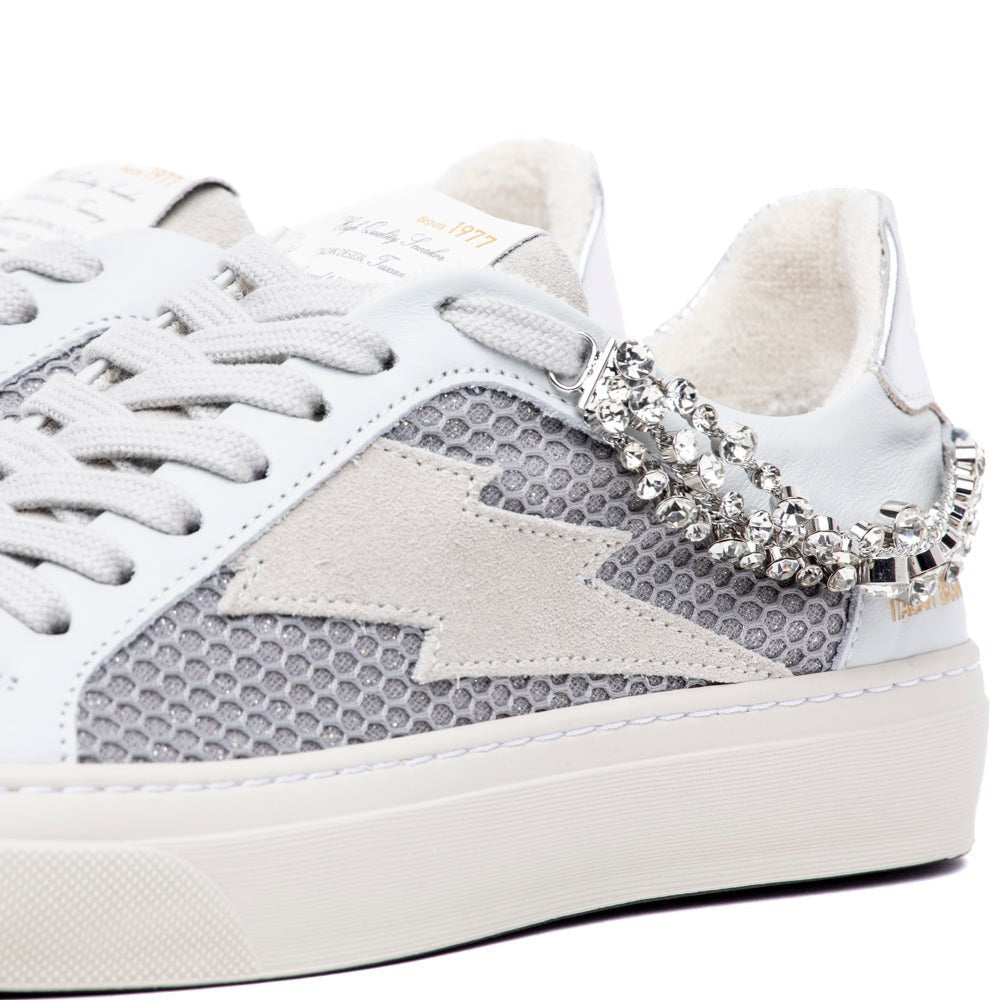 Sneakers in pelle e scamosciato ghiaccio con strass. - TreemmeCreazioni