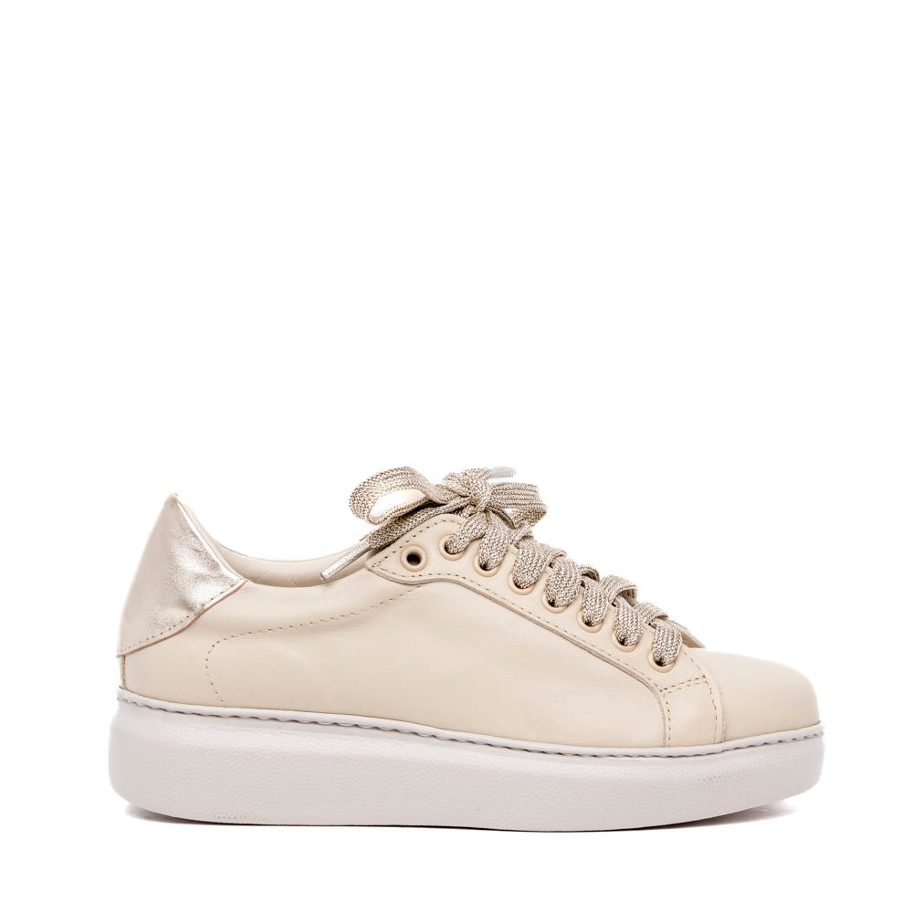 Sneakers in pelle greige con fondo volume. - TreemmeCreazioni