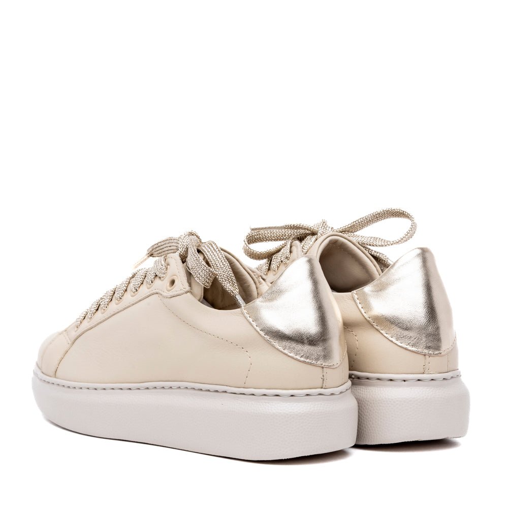 Sneakers in pelle greige con fondo volume. - TreemmeCreazioni