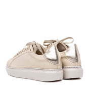 Sneakers in pelle greige con fondo volume. - TreemmeCreazioni