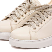 Sneakers in pelle greige con fondo volume. - TreemmeCreazioni