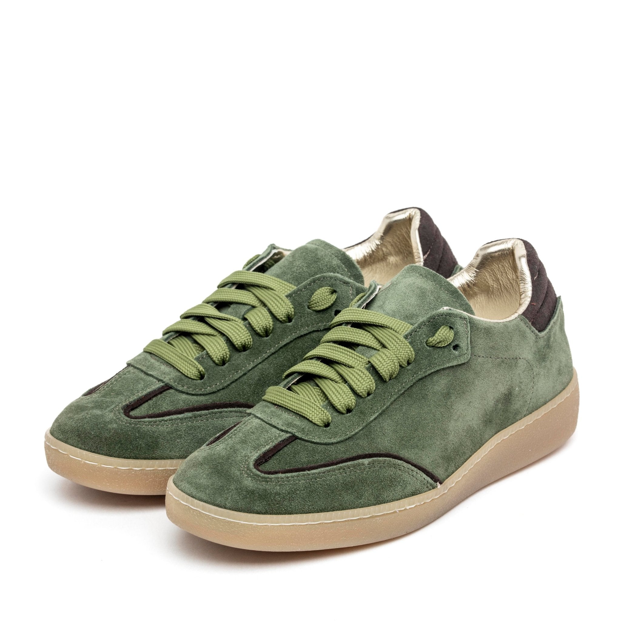 Sneakers in scamosciato verde bosco. - TreemmeCreazioni