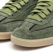 Sneakers in scamosciato verde bosco. - TreemmeCreazioni
