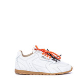 Sneakers in vitello bianco anticato con doppio laccio.