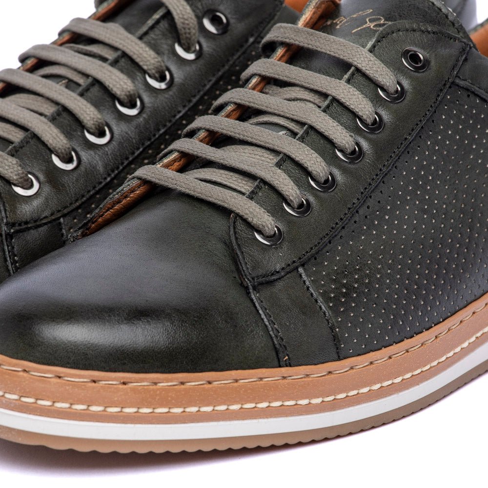 Sneakers uomo in pelle traforata verde bosco - TreemmeCreazioni