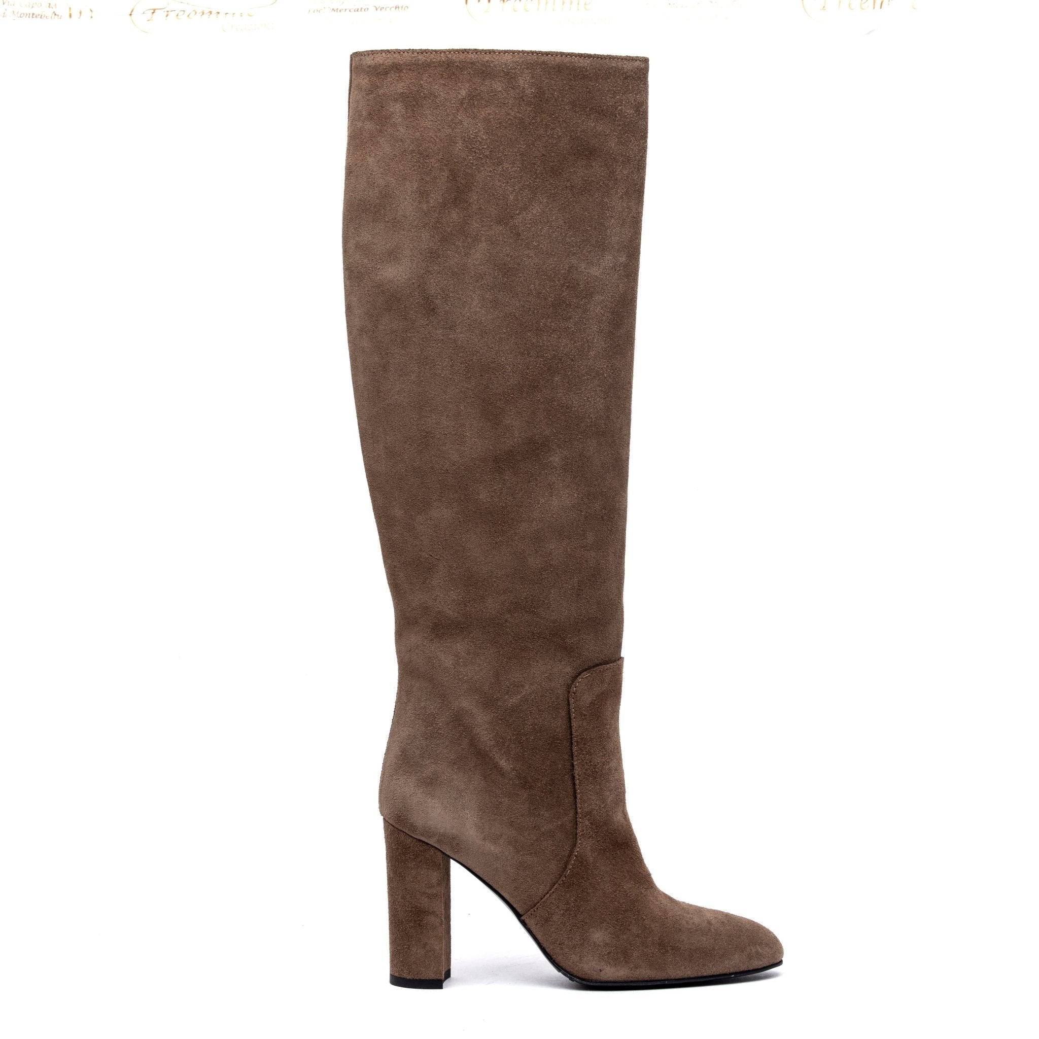 Stivale alto in pelle scamosciata color radice. - TreemmeCreazioni