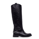 Stivale cavallerizzo in pelle con accessorio.