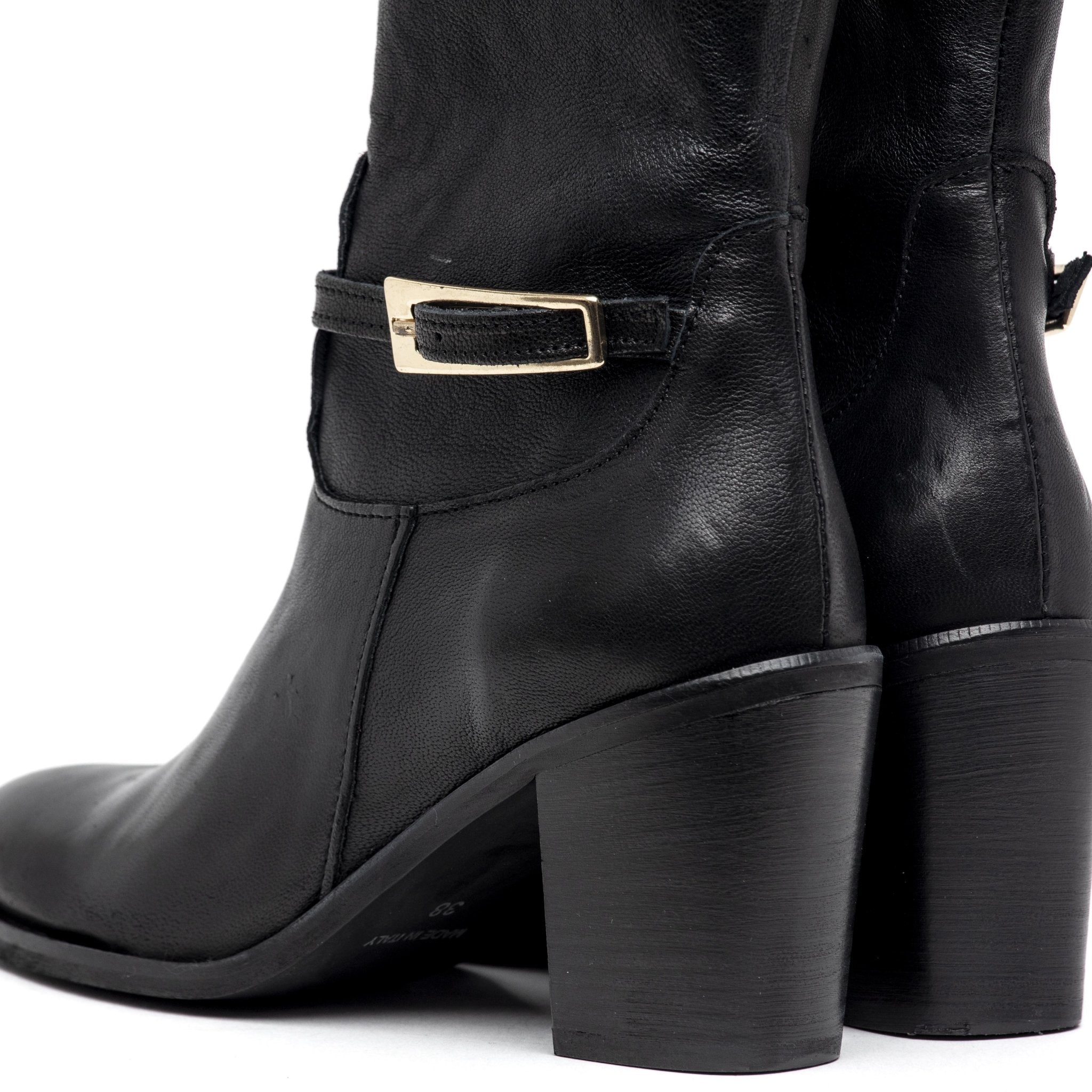 Stivale in pelle nero con tacco largo. - TreemmeCreazioni