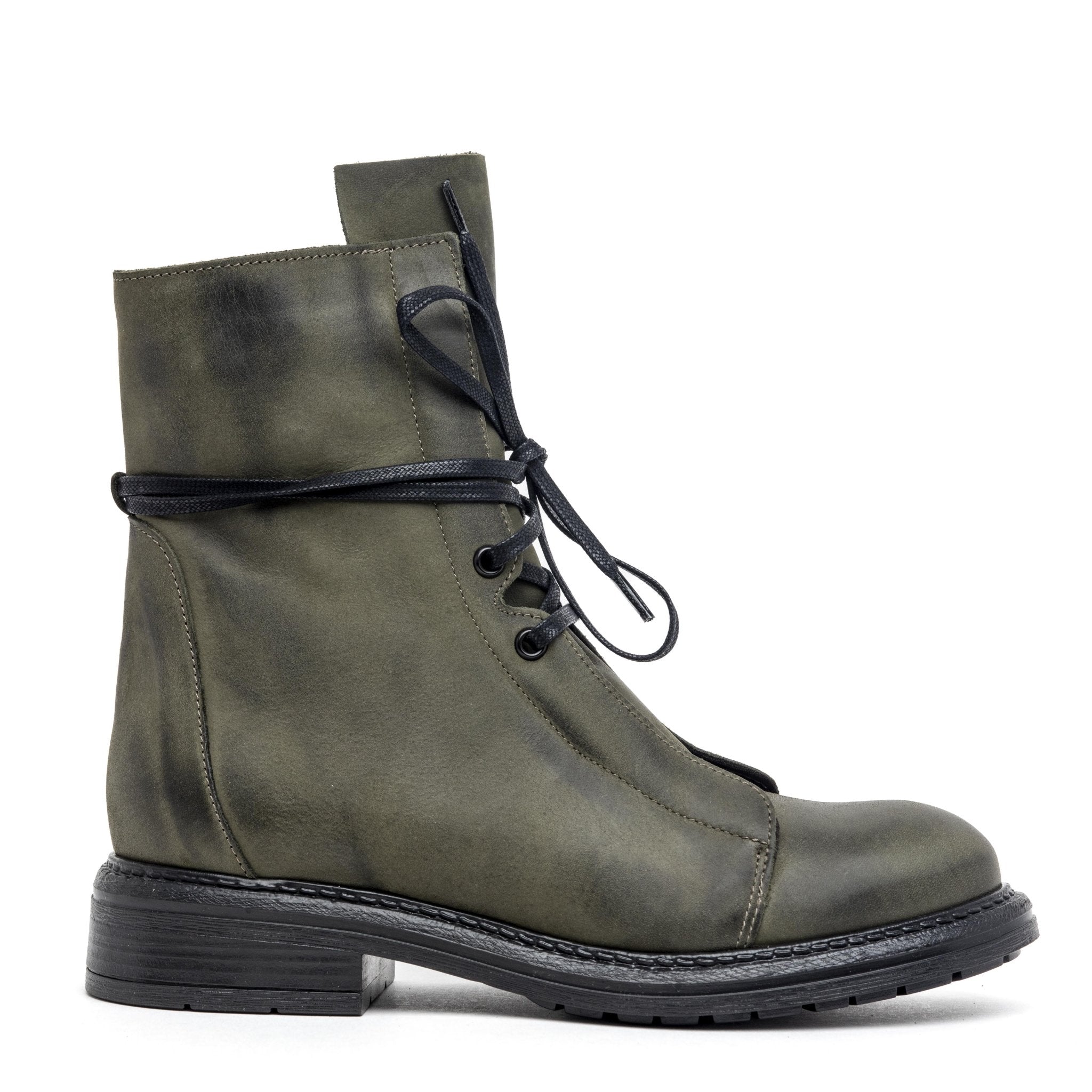 Stivaletto anfibio in crosta nabukata verde. - TreemmeCreazioni