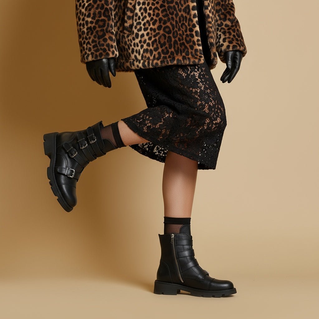 Stivaletto anfibio in pelle con fibbie. - TreemmeCreazioni