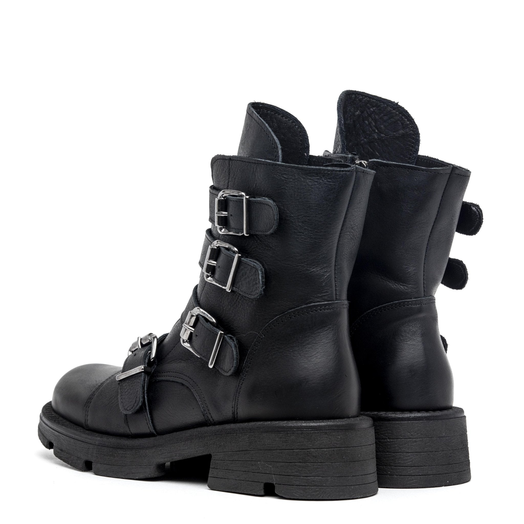 Stivaletto anfibio in pelle con fibbie. - TreemmeCreazioni