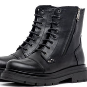 Stivaletto anfibio in vitello nero. - TreemmeCreazioni