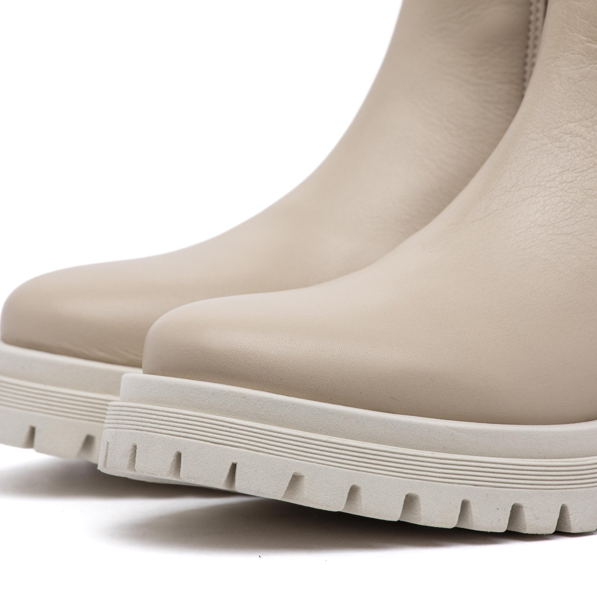 Stivaletto Chelsea in vitello latte macchiato. - TreemmeCreazioni