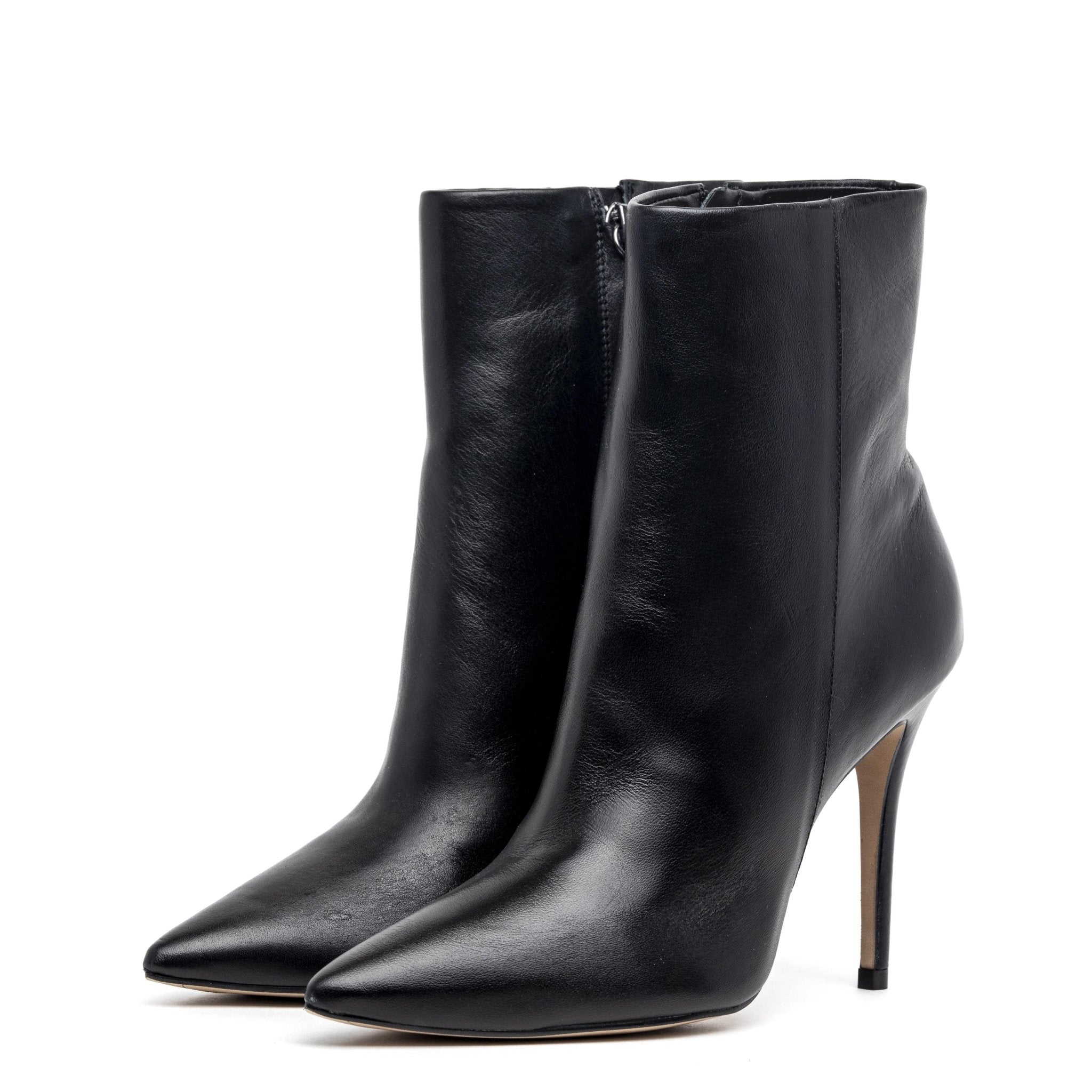 Stivaletto con tacco in vitello nero. - TreemmeCreazioni