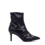 Stivaletto elasticizzato con fibbie.