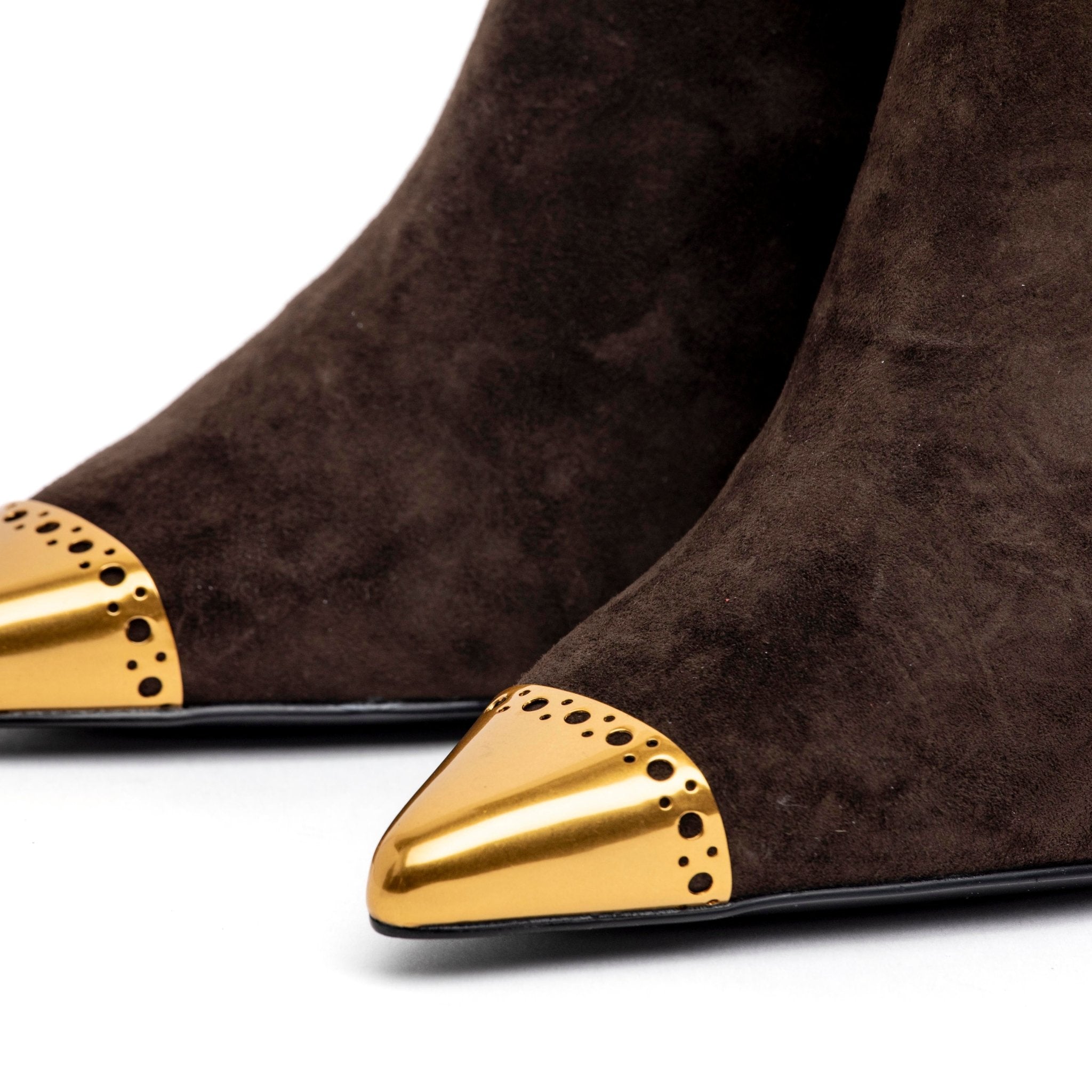 Stivaletto in pelle scamosciata cioccolato con tacco. - TreemmeCreazioni