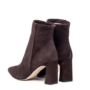 Stivaletto in pelle scamosciata con tacco. - TreemmeCreazioni