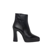 Stivaletto in vitello nero con plateau